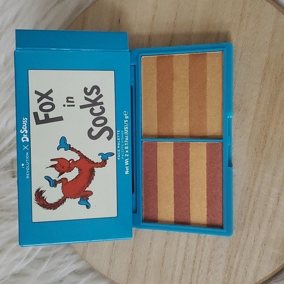 Makeup Revolution Fox in Socks Face Palette - Picture 4 of 4